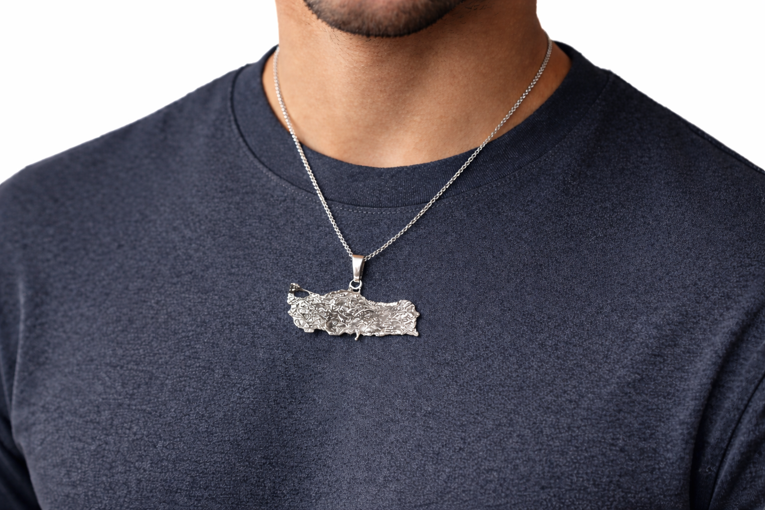 Pendentif Turquie porté